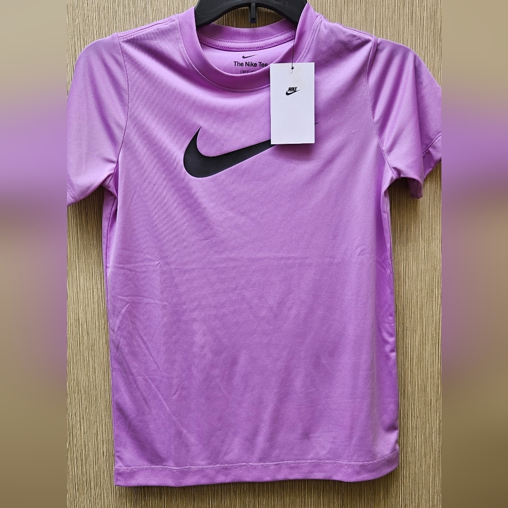 Women's Nike Dri-FIT Swoosh Graphic Tee